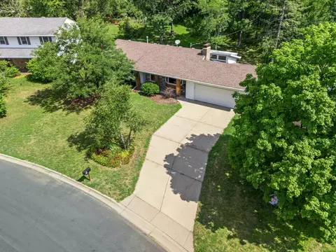 View/Area - 9725 Queen Rd, Bloomington, MN 55431 photo 2 of 2