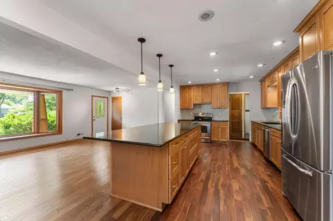 Living - 9725 Queen Rd, Bloomington, MN 55431 photo 4 of 4