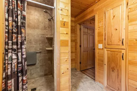Bath - 19099 Havel Rdg, Brainerd, MN 56401 photo 2 of 5