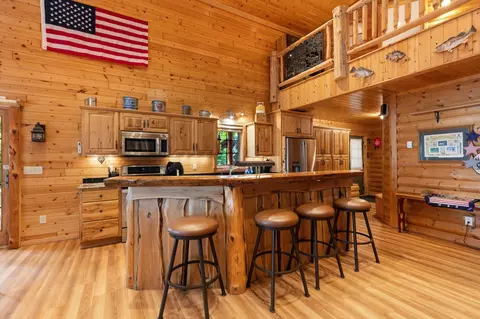 Kitchen - 19099 Havel Rdg, Brainerd, MN 56401 photo 2 of 3
