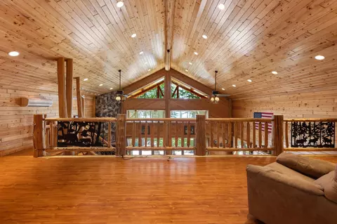 Entry Way - 19099 Havel Rdg, Brainerd, MN 56401 photo 2 of 2