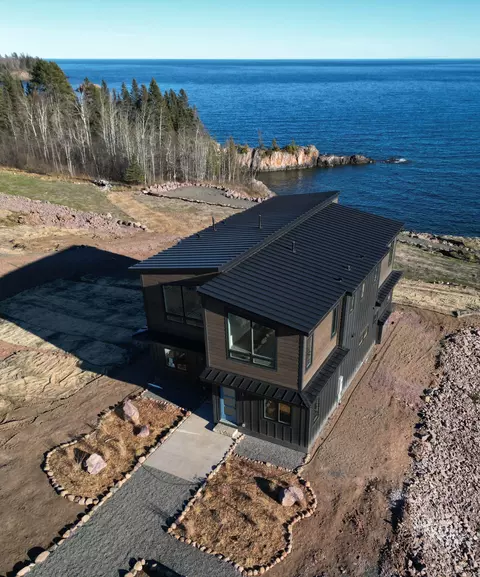 View/Area - 116 E Lakeview Dr, Silver Bay, MN 55614 photo 2 of 3