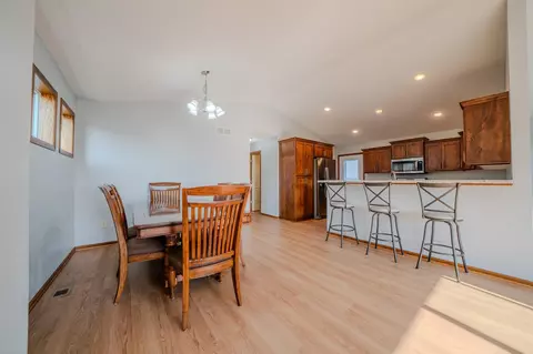 Dining - 1051 Yellowstone Ave, Saint Cloud, MN 56303 photo 1 of 3