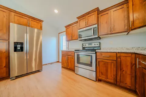 Kitchen - 1051 Yellowstone Ave, Saint Cloud, MN 56303 photo 5 of 5