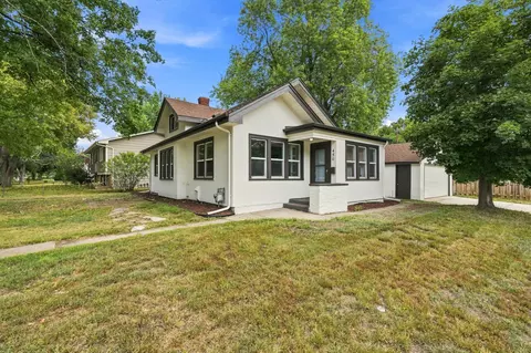 4500 Ewing Ave N, Robbinsdale, MN 55422
