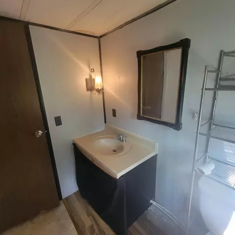 Bath - 106 Park Cir, Ottertail, MN 56571 photo 2 of 3