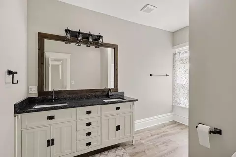 Bath - 501 Forest St, Kenyon, MN 55946 photo 2 of 3