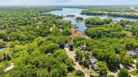 18706 Kanabec Ct, Lakeville, MN 55044
