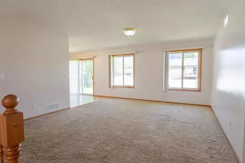 Living - 5871 Sandy Dr, Saint Cloud, MN 56303 photo 2 of 3