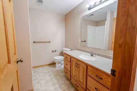 Bath - 5871 Sandy Dr, Saint Cloud, MN 56303 photo 8 of 8