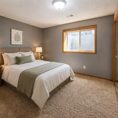 Bedroom - 5871 Sandy Dr, Saint Cloud, MN 56303 photo 9 of 13