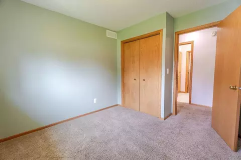Bedroom - 5871 Sandy Dr, Saint Cloud, MN 56303 photo 8 of 13