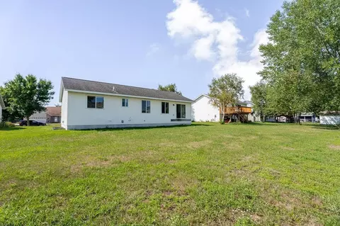 Exterior - 5871 Sandy Dr, Saint Cloud, MN 56303 photo 7 of 10