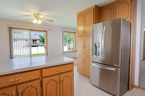 Kitchen - 5871 Sandy Dr, Saint Cloud, MN 56303 photo 3 of 5