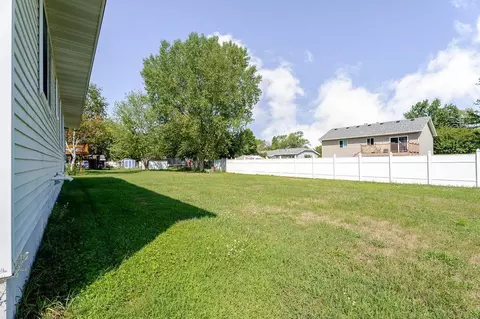 Exterior - 5871 Sandy Dr, Saint Cloud, MN 56303 photo 6 of 10