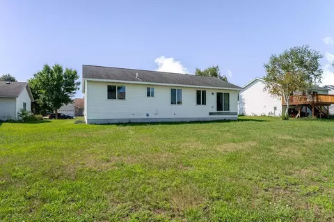 Exterior - 5871 Sandy Dr, Saint Cloud, MN 56303 photo 8 of 10