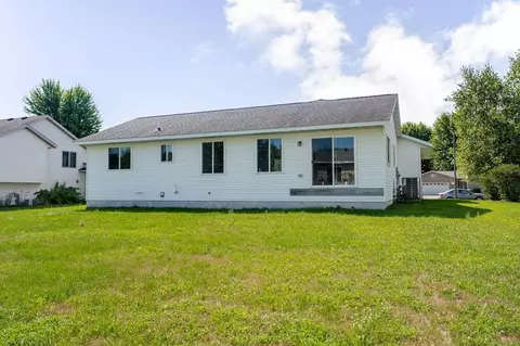 Exterior - 5871 Sandy Dr, Saint Cloud, MN 56303 photo 4 of 10