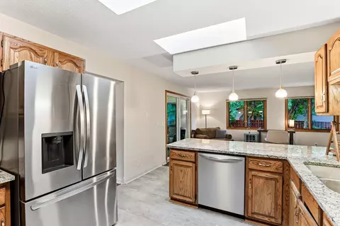 1974 Summer St, Falcon Heights, MN 55113