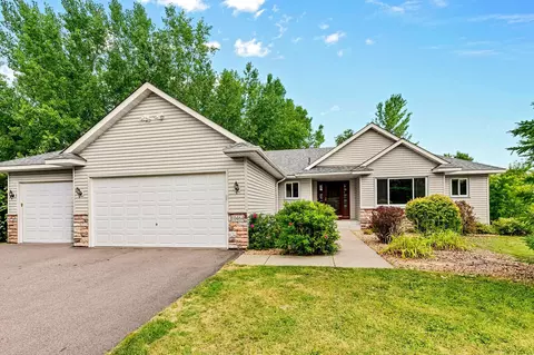 10464 Spruce St, Chisago City, MN 55013