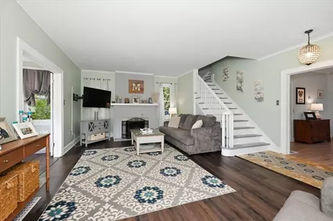 Living - 902 E 8th St, Superior, WI 54880 photo 2 of 5