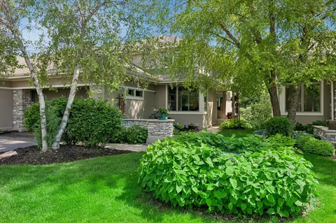 1329 Waterford Dr, Golden Valley, MN 55422