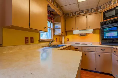 Kitchen - 512 2nd St N, Tower, MN 55790 photo 2 of 3