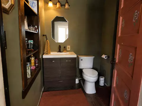 Bath - 30 4th Ave SE, Saint Cloud, MN 56304 photo 1 of 3