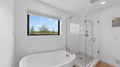 Bath - 1702 Ancaster Dr, Byron, MN 55920 photo 3 of 6