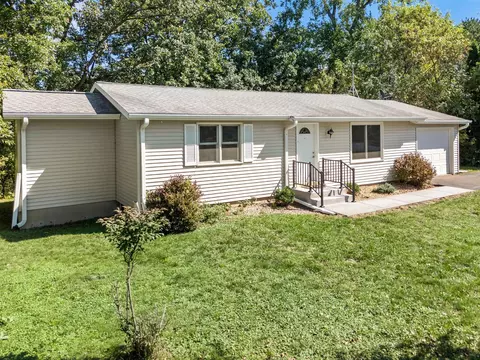 512 Eric Dr, Osceola, WI 54020