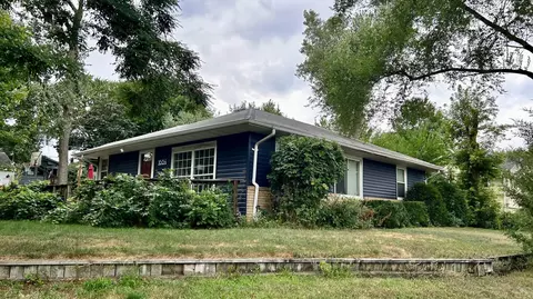 1684 Long Lake Rd, New Brighton, MN 55112