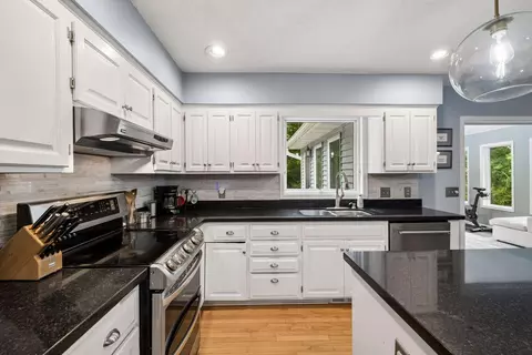 Kitchen - 4747 Burr Oak St, Eagan, MN 55122 photo 3 of 4