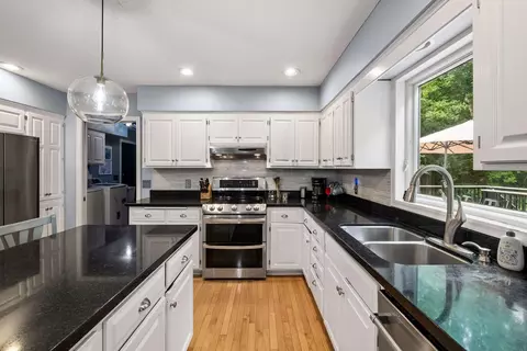 Kitchen - 4747 Burr Oak St, Eagan, MN 55122 photo 4 of 4