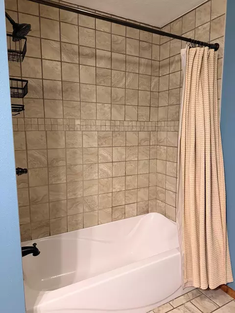 Bath - 1536 39th St S, Saint Cloud, MN 56301 photo 6 of 7