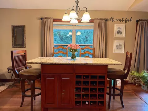 Dining - 1536 39th St S, Saint Cloud, MN 56301 photo 1 of 3