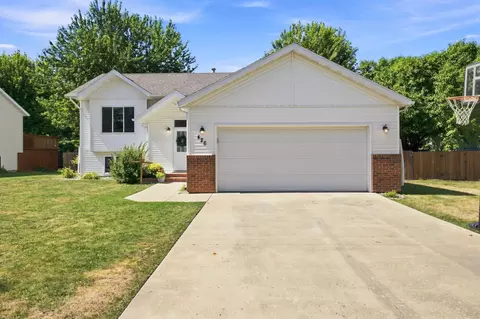 426 17th St E, West Fargo, ND 58078