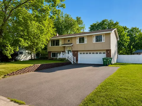 12350 Gladiola St NW, Coon Rapids, MN 55433