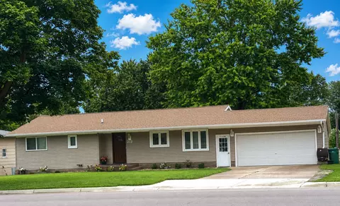 312 N Main St, Sherburn, MN 56171