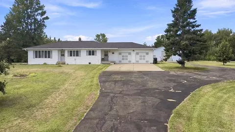 1433 Morris Ave, Hinckley, MN 55037