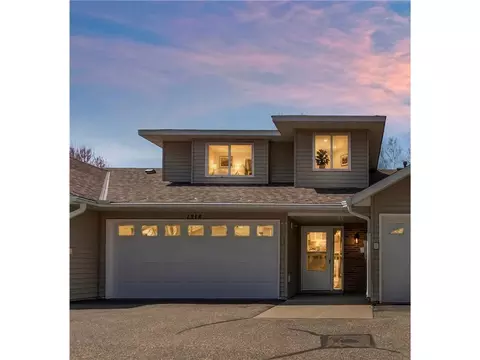 1214 Island Dr, Forest Lake, MN 55025