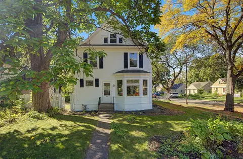 987 Earl St, Saint Paul, MN 55106