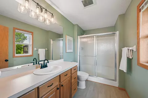 Bath - 4675 Lark Ct NE, Saint Michael, MN 55376 photo 2 of 5