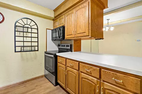 Kitchen - 5410 Three Points Blvd #411, Mound, MN 55364 photo 4 of 6