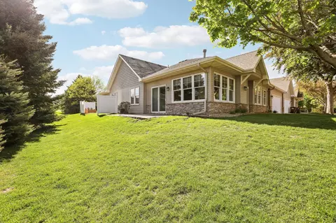 308 Hayes Dr #34, Hastings, MN 55033