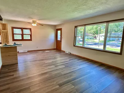 Living - 1205 16th St SW, Willmar, MN 56201 photo 3 of 5