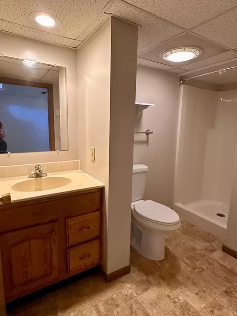 Bath - 1205 16th St SW, Willmar, MN 56201 photo 2 of 2