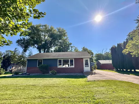 Exterior - 1205 16th St SW, Willmar, MN 56201 photo 3 of 5