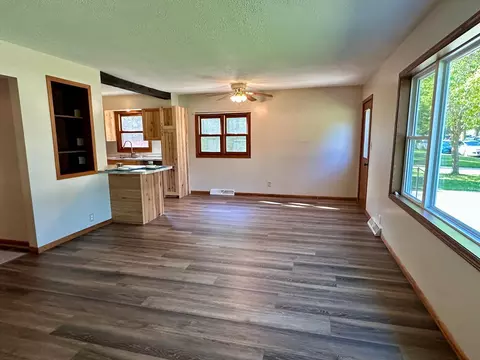 Living - 1205 16th St SW, Willmar, MN 56201 photo 2 of 5