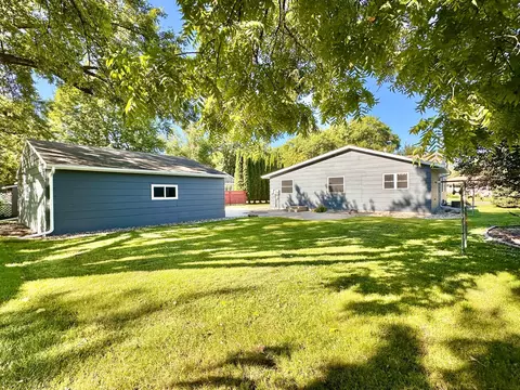 Exterior - 1205 16th St SW, Willmar, MN 56201 photo 2 of 5