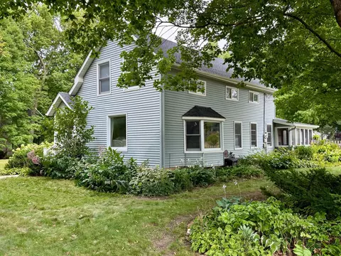 Exterior - 717 Winona St, Northfield, MN 55057 photo 7 of 19