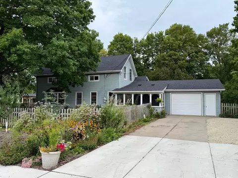 Exterior - 717 Winona St, Northfield, MN 55057 photo 12 of 19